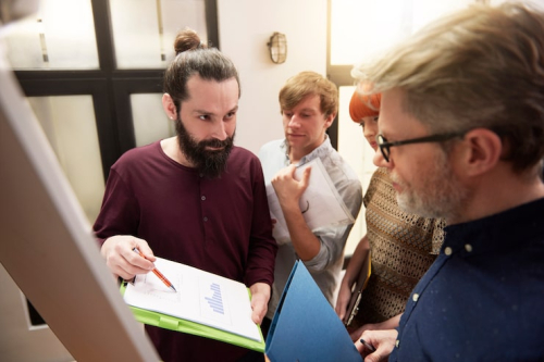 Expert Essay Feedback Sets Tutors Apart in Competitive Market